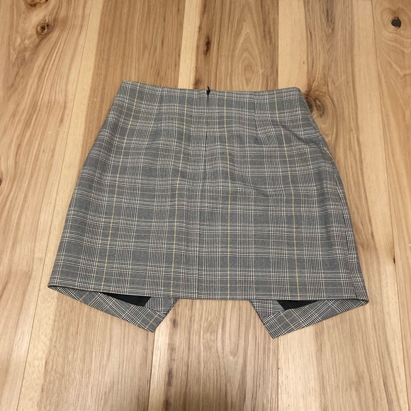 Bobbles & Lace Plaid Old Fashion Mini Skirt - Picture 3 of 5